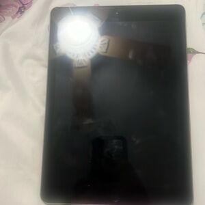 6TH Generation IPAD 128GB Great Condition